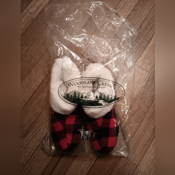NEW WOODLANDS CREEK WOMEN'S SLIPPERS. SIZE 7. PLAID - Picture 1 of 3